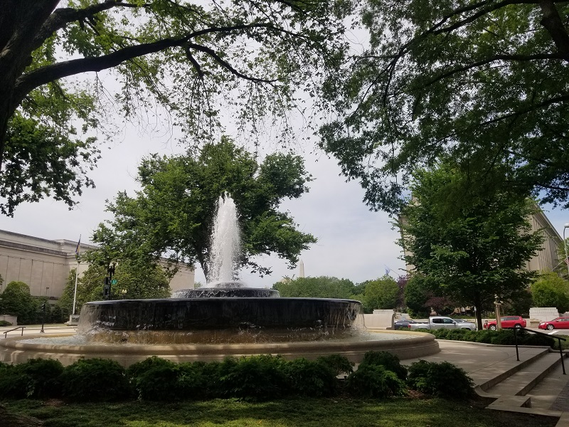 image of the Mellon Fountain at 6th and Constitution Avenue, NW
